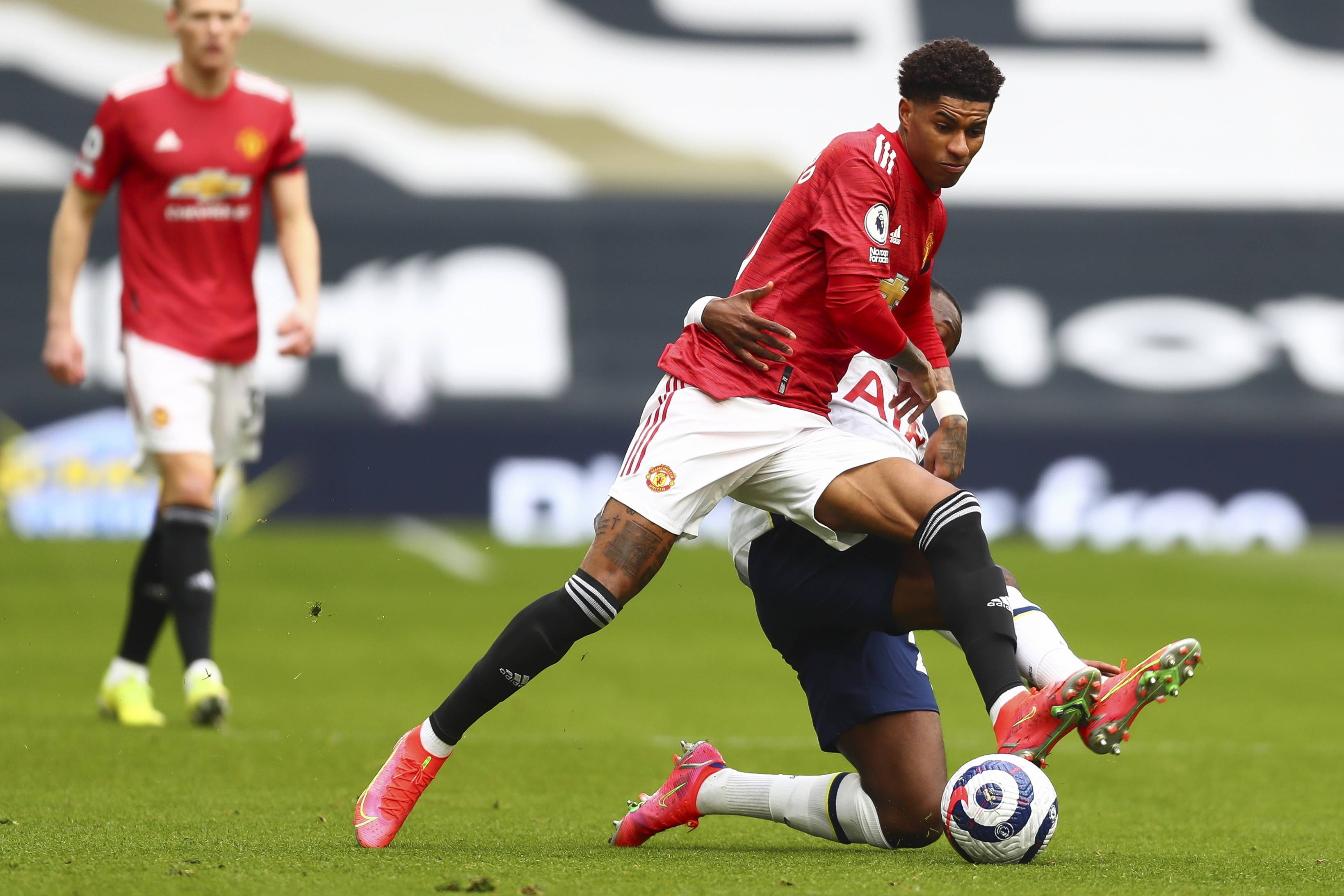 助攻队友完 助攻队友完